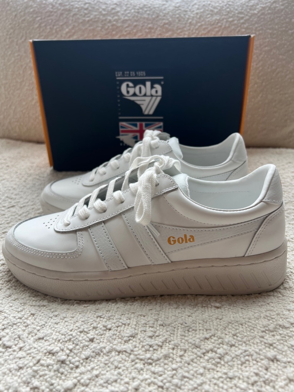 Gola GRANDSLAM White Leather Sneakers with Gold Branding Women’s size 8